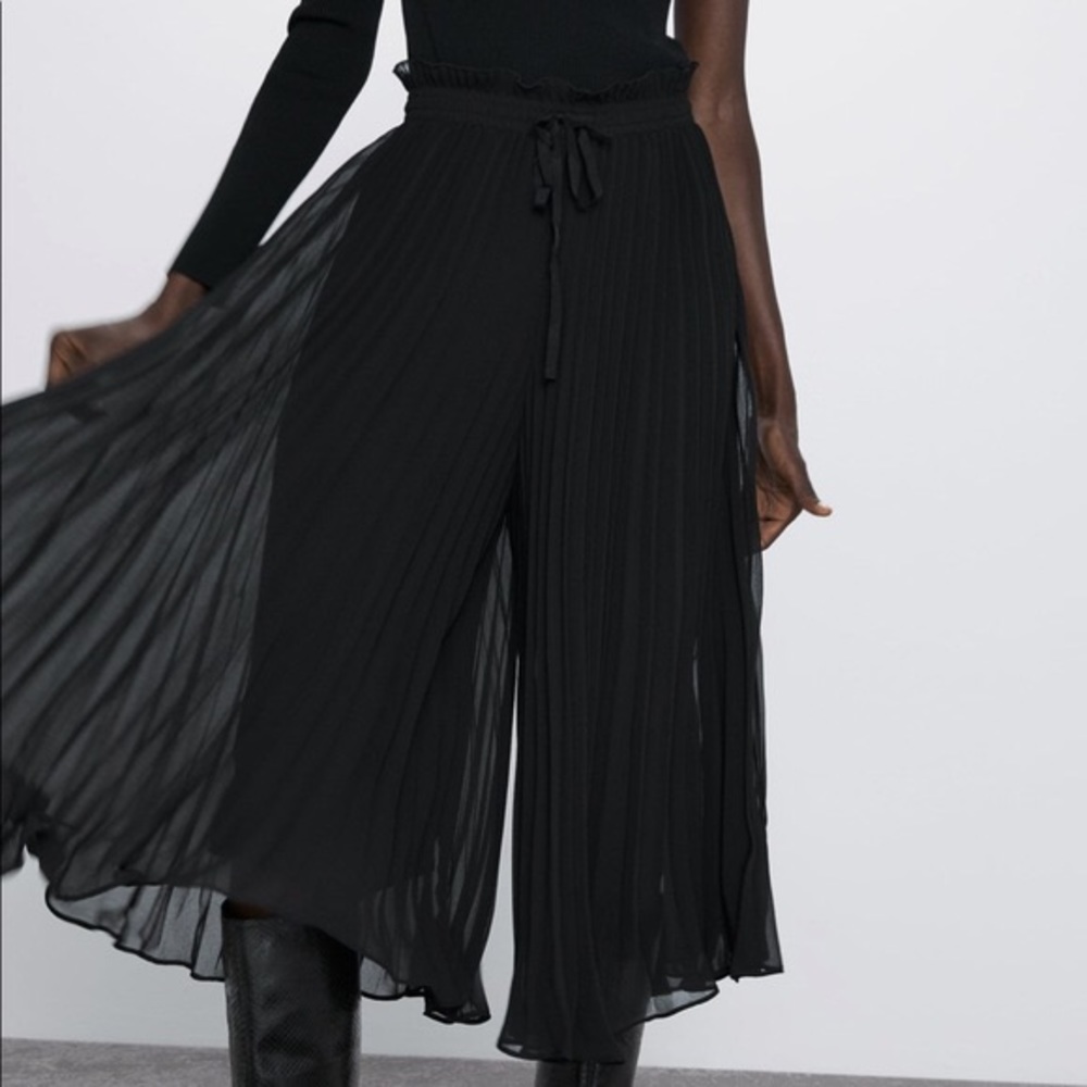 ZARA black pleated elastic waist culottes